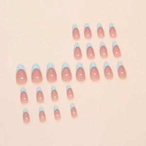 Unghie finte a mandorla french con punte blu a pois e base nude, set da 24 pezzi