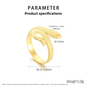 Macro detail of gold plated stainless steel snake ring with size parameters and weight