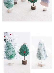 Decorazione da tavolo albero di Natale in feltro con base in legno per feste invernali.