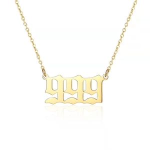 Collier minimaliste en acier inoxydable plaqué or 18K avec pendentif chiffre 999 gothique