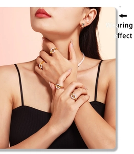 Wearing effect of sparkling 18k gold plated stacking rings set with zircons for women