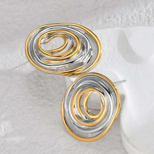 Orecchini a perno bicolore oro e argento con spirale ovale irregolare dal design moderno