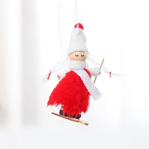 Poupée de Noël en peluche avec skis en bois et bonnet tricoté déco sapin 12cm