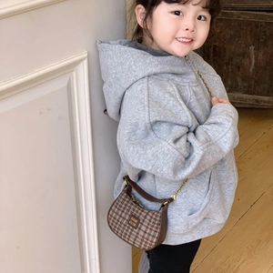 Sac hobo vintage à carreaux marron pour enfants avec bandoulière chaîne et logo luxe