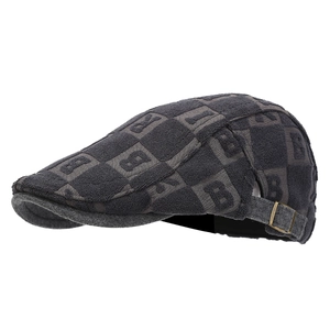 Retro dark grey textured knit flat cap with B-letter jacquard pattern and metal buckle