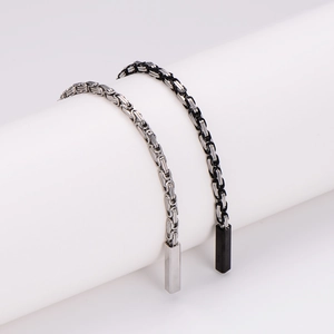 Punk style stainless steel Byzantine chain bracelet in silver and black with magnetic clasp
