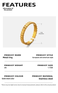 Détail de la bague en acier inoxydable plaqué or 18K avec texture de bambou côtelée
