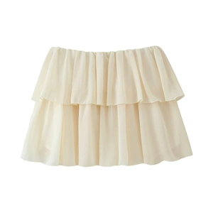 Dettaglio del tessuto in chiffon a doppio strato con volant ed elastico in vita