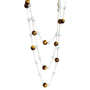 Collier long multicouche en œil de tigre et perles avec pierres brunes et design superposé