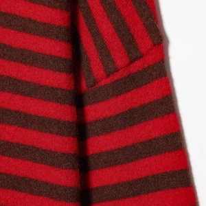 Haut en maille rétro pour femme avec rayures rouge-brun et texture douce en laine