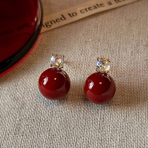 Boucles D'Oreilles Boutons Perle Ronde Rouge Rétro Avec Tige En Argent Zircon Alliage Accessoires Élégants Femmes