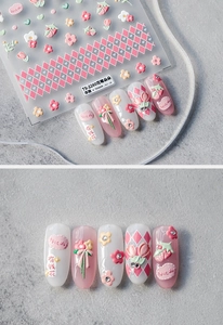 Détail des stickers ongles 5D embossés aux motifs fleurs et fraises TS-2260