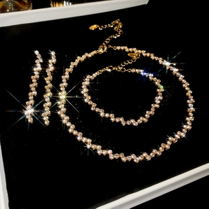 Luxurious zircon fringe jewelry set with necklace and earrings in a velvet display box