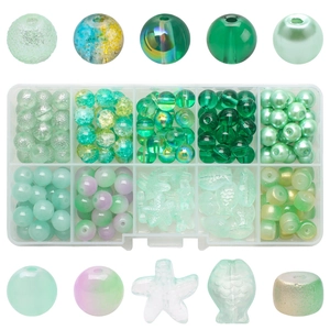 DIY-Perlenset mit grünen Seesternen und Fischperlen in einer 10-Raster-Sortierbox