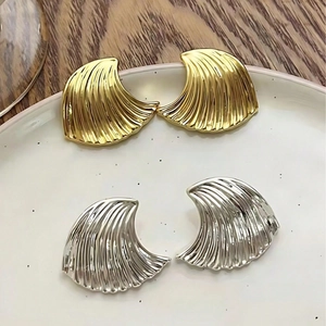 Alloy Fan Shaped Stud Earrings With Wave Texture Irregular French Vintage Elegant Jewelry For Women