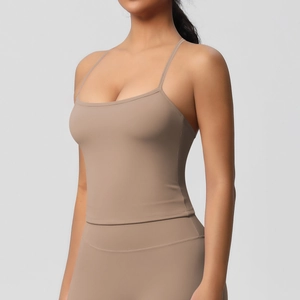 Vista laterale del reggiseno sportivo moka con scollo a U e spalline sottili per lo yoga