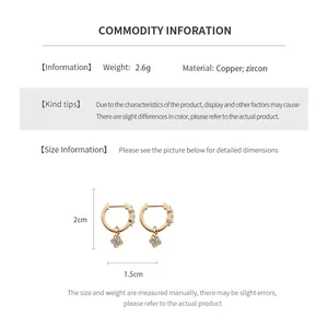 Dimensions détaillées des boucles d'oreilles fleur en zircon et mesures des matériaux
