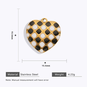 Checkered heart pendant charm in 18k gold plated stainless steel with 15.5mm dimension