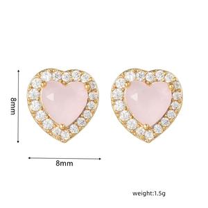 Detalle de pendientes de corazón rosa con medidas de 8mm y peso de 1,5 gramos