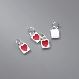 Ciondolo a cuore in argento sterling S925 con smalto rosso e cornice argentata