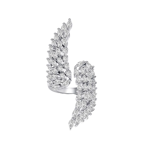Bague ailes d'ange luxueuse avec diamants marquise en cristal et finition argentée
