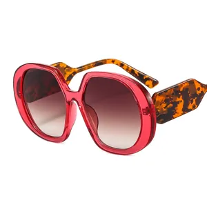 Oversized Sunglasses For Women Trendy Gradient Lens UV400 Protection PC Frame Retro Fashion Eyewear For Travel Driving