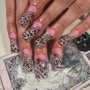 French Leopard Print Stars Press On Nails Long Trapezoid Pink Black Rhinestone Fake Nails For Women Girls Nail Art Decor