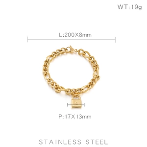 Details des goldfarbenen Edelstahl-Panzerarmbands mit Schlossanhänger und Maßen