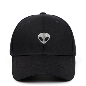 Casquette de baseball noire avec logo alien brodé et visière incurvée en coton