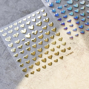 Pegatinas 3D para uñas con corazones metálicos dorados y aurora para manicura