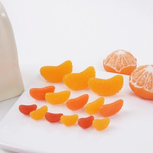 Miniatur Orangenstücke und geschälte Zitrusfruchtmodelle aus PVC für DIY-Bastelarbeiten
