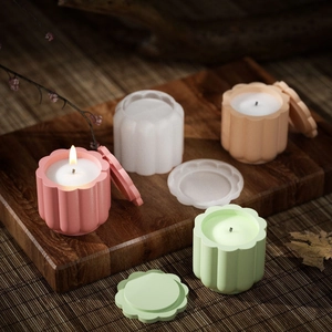 Moule en silicone pour pots à bougies à rayures avec couvercles décoratifs en quatre tons