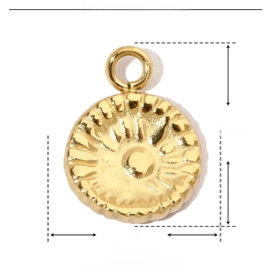 Detailed specs of 8mm gold plated stainless steel star pendant with dimensions and weight