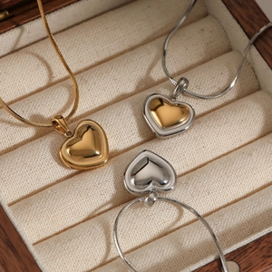 Heart Pendant Necklace 304 Stainless Steel PVD Gold Plated Snake Bone Chain Hypoallergenic Non Tarnish Gift For Women