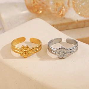 French Vintage Stainless Steel Floral Open Ring For Women 18K Gold Plated Adjustable Minimalist Flower Jewelry Finger Ring