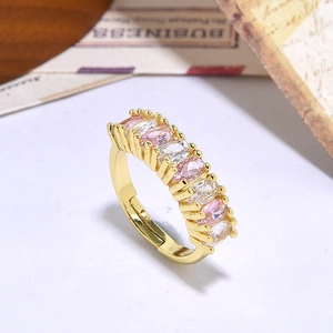 Adjustable gold ring with pink and clear oval-cut zircon stones in a luxury vintage style