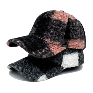 Thick teddy wool baseball caps in plaid pink and grey patterns for autumn and winter warmth