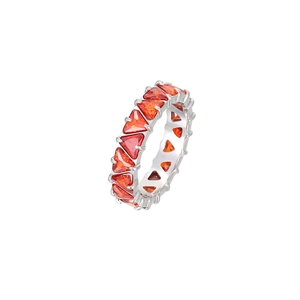 Eternity-Ring mit orangefarbenen Zirkonia im Dreiecksschliff und silberner Fassung