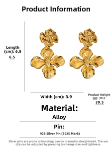 Détail des boucles d'oreilles fleur dorées avec tiges en argent S925 et dimensions