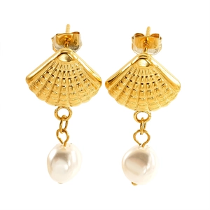 Golden scallop shell earrings with irregular white pearl drops in 18K stainless steel