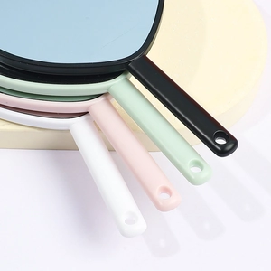 Mini-Hand-Make-up-Spiegel in Schwarz, Grün, Rosa und Weiß mit praktischem Griffloch
