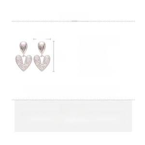 Tableau des tailles détaillé et spécifications des boucles d'oreilles cœur en zircon