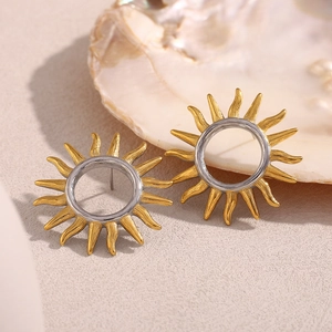 Hollow Sunburst Stud Earrings 18K Gold Plated Stainless Steel Two-Tone Retro INS Fashion Accessories For Women