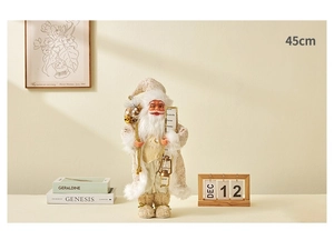 Statuetta Babbo Natale da 45cm in maglia bianca in un accogliente ambiente domestico