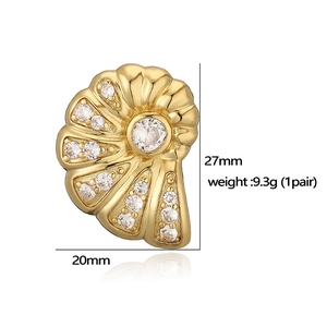 18K gold-plated shell earrings with pearls and crystals, 27x20mm size and weight details