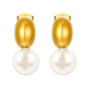 Detailed close-up of 18K gold plated oval earrings featuring inlaid white pearls