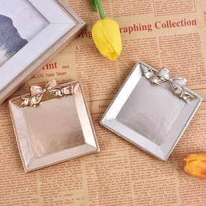 Vintage Schmuckschalen aus Harz in Gold und Silber mit Schleife und Tulpendekor