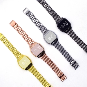 Detaillierter Vergleich von Metall-LED-Uhren in Gold, Roségold, Silber und Schwarz