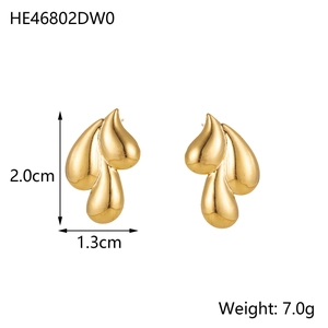 Detail showing high-polish golden teardrop earrings with dimensions 2.0cm and 1.3cm