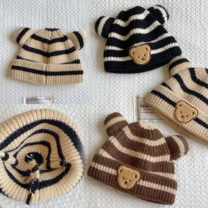 Bonnet en maille rayé pour enfants avec oreilles d'ours et doublure chaude d'hiver